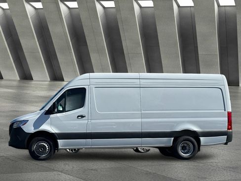 Used 2026 Mercedes-Benz Sprinter 3500 image 7