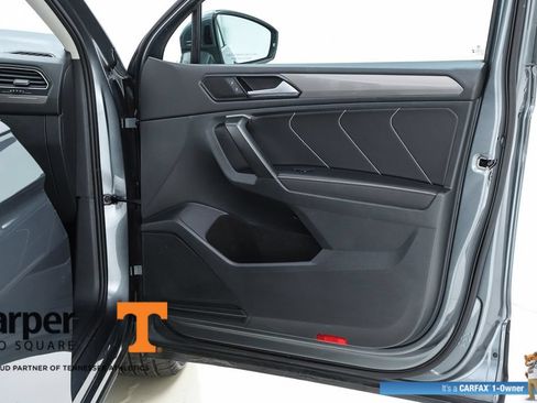 Used 2024 Volkswagen Tiguan SE w/ Panoramic Sunroof Package FWD image 70