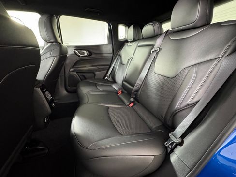 New 2026 Jeep Compass Latitude image 17