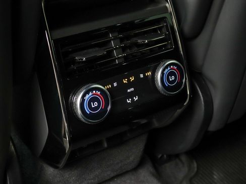 Used 2024 Land Rover Range Rover Sport SE AWD/4WD image 16