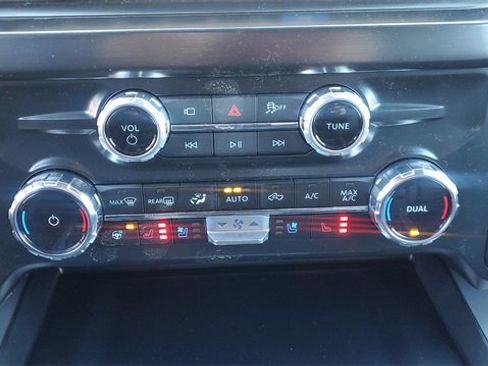 New 2026 Ford F250 Lariat w/ Black Appearance Package image 34