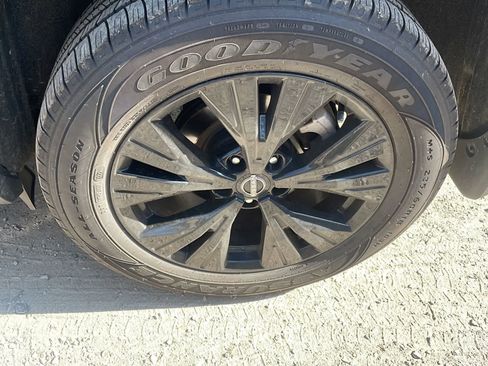 Used 2022 Nissan Rogue SV image 20