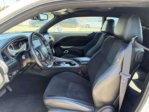 Used 2022 Dodge Challenger GT w/ Plus Package image 18