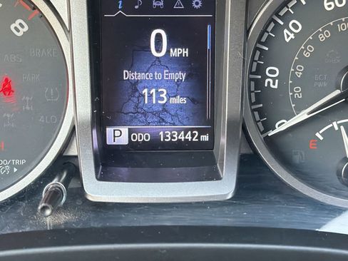 Used 2017 Toyota Tacoma SR5 image 18