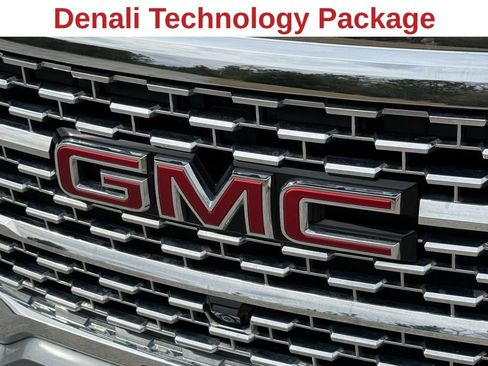 Used 2023 GMC Acadia Denali w/ Denali Technology Package image 11
