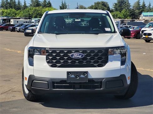 New 2025 Ford Maverick XL image 3