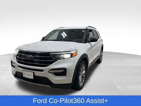 Used 2020 Ford Explorer XLT w/ Equipment Group 202A image 4