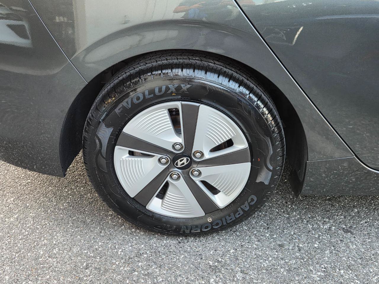Used 2020 Hyundai Ioniq Blue FWD image 35
