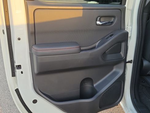 Used 2024 Nissan Frontier Pro-X w/ Technology Package image 14