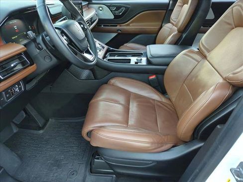 Used 2022 Lincoln Aviator Reserve w/ Equipment Group 201A AWD/4WD image 16