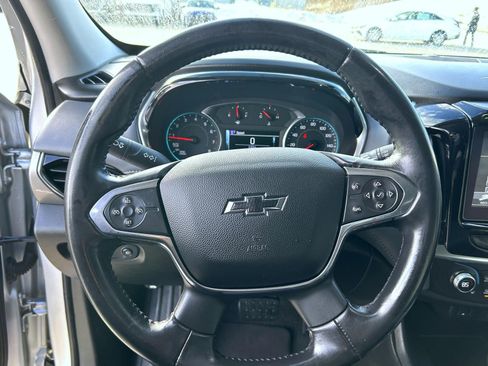 Used 2018 Chevrolet Traverse LT image 11