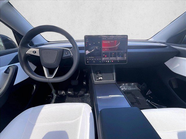 Used 2026 Tesla Model Y 2WD image 15
