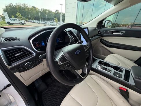 Used 2021 Ford Edge Titanium FWD image 14