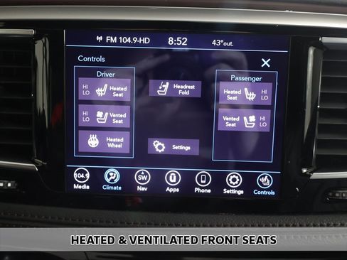 Used 2020 Chrysler Pacifica Limited image 7