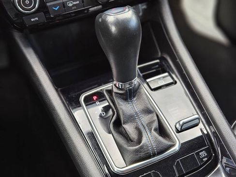 Used 2022 Jeep Compass Latitude image 25