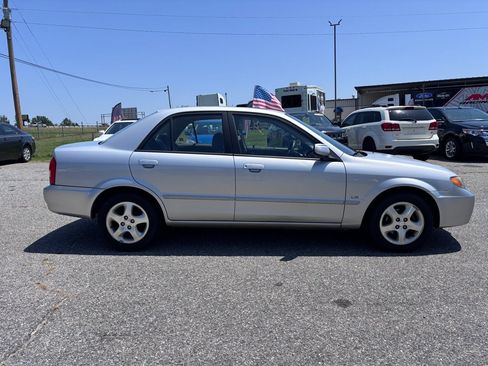 Used 2002 MAZDA Protege FWD image 7