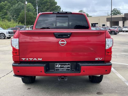 Used 2023 Nissan Titan SV w/ SV Convenience Package RWD image 3