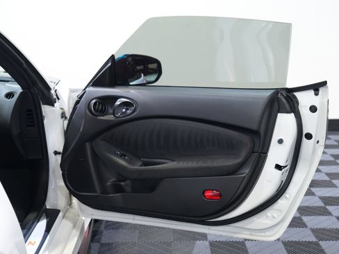 Used 2020 Nissan 370Z NISMO image 24