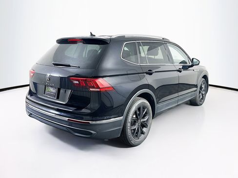 Used 2024 Volkswagen Tiguan SE image 9