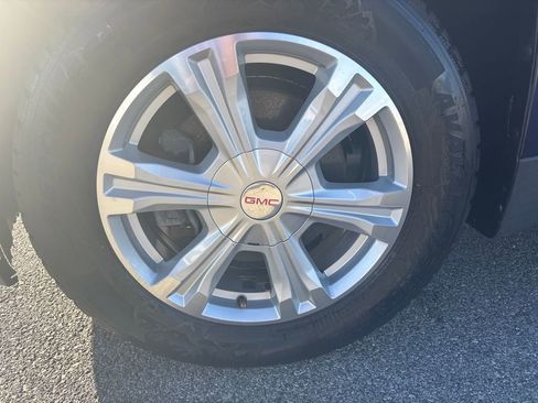 Used 2017 GMC Terrain SLE image 34