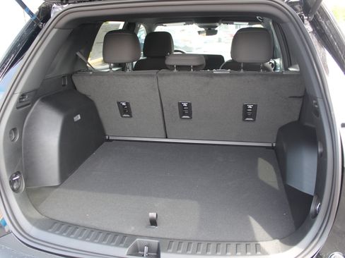 New 2026 Chevrolet Equinox LT w/ Safety and Technology Package AWD/4WD image 17