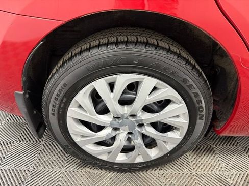 Used 2017 Toyota Corolla LE FWD image 8