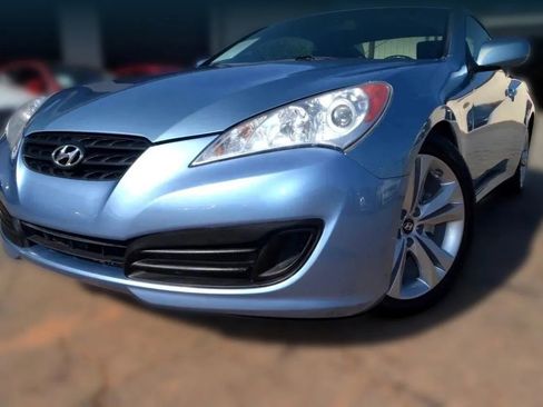 Used 2011 Hyundai Genesis 2.0T image 2