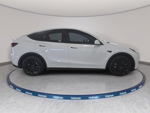 Used 2023 Tesla Model Y Long Range AWD/4WD image 5