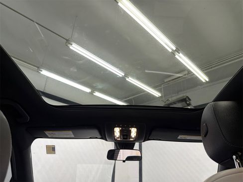 Used 2021 Mercedes-Benz GLB 250 image 24