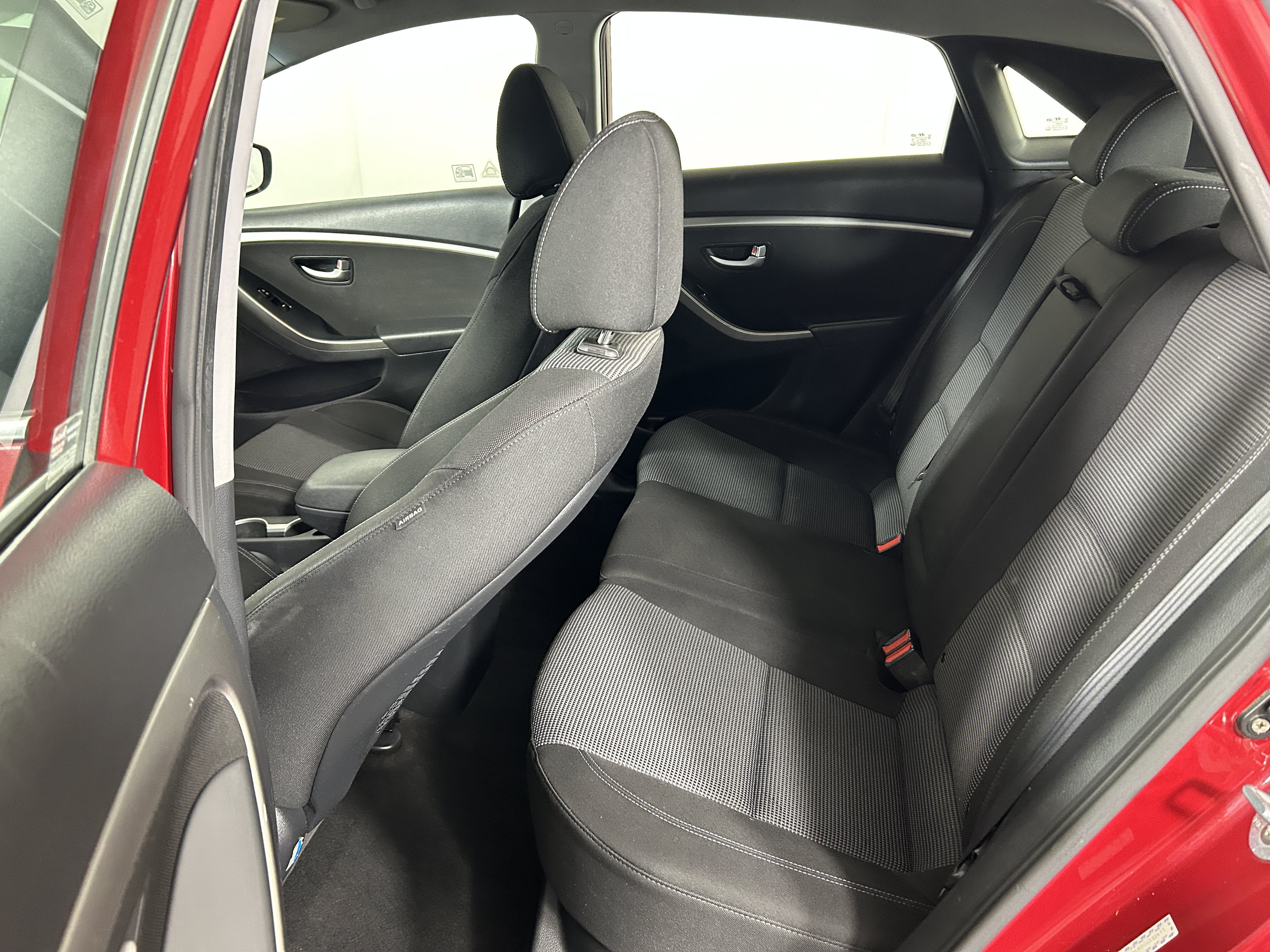 Used 2016 Hyundai Elantra GT FWD image 23