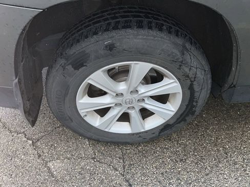 Used 2012 Toyota Highlander SE w/ Tow Pkg AWD/4WD image 14