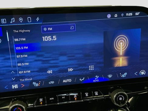 Used 2024 Chevrolet Blazer EV LT image 21