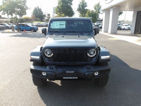 New 2025 Jeep Gladiator Willys image 3