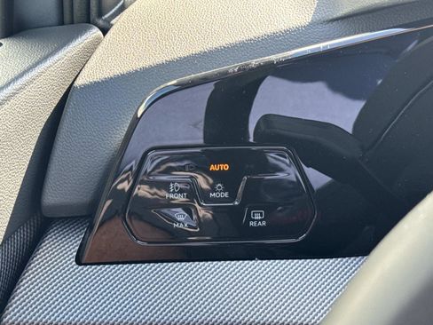 New 2025 Volkswagen GTI SE image 27