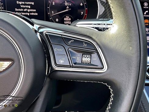 Used 2023 Bentley Continental GT V8 image 19