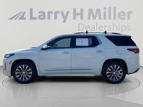 Used 2022 Chevrolet Traverse Premier AWD/4WD image 2