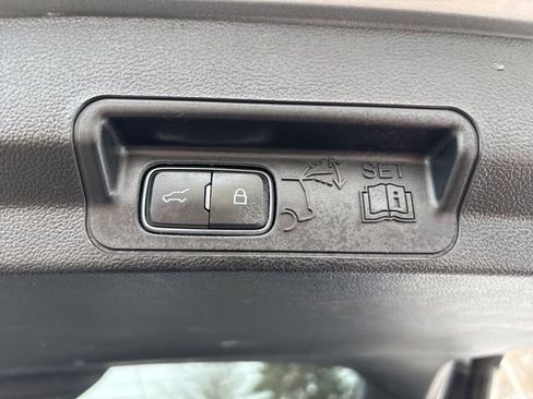 Used 2023 Ford Explorer Limited image 25