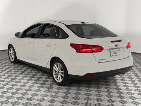 Used 2016 Ford Focus SE FWD image 3