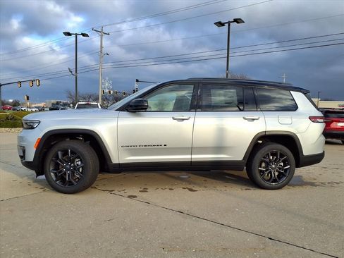 New 2025 Jeep Grand Cherokee L Limited w/ Trailer Tow Package image 29