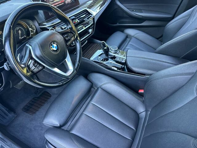Used 2019 BMW 530e w/ Convenience Package RWD image 10