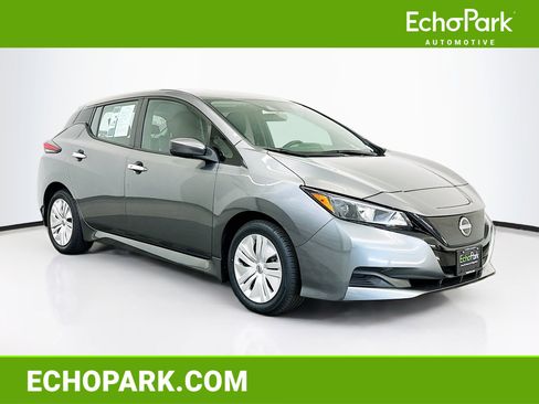 Used 2025 Nissan Leaf S image 1