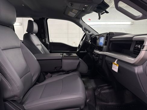 New 2026 Ford F250 XL w/ XL Chrome Package image 26