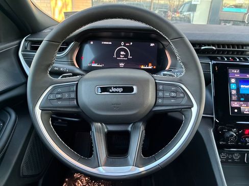 New 2025 Jeep Grand Cherokee L Altitude image 15