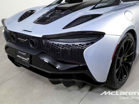 Used 2025 McLaren Artura Spider image 30
