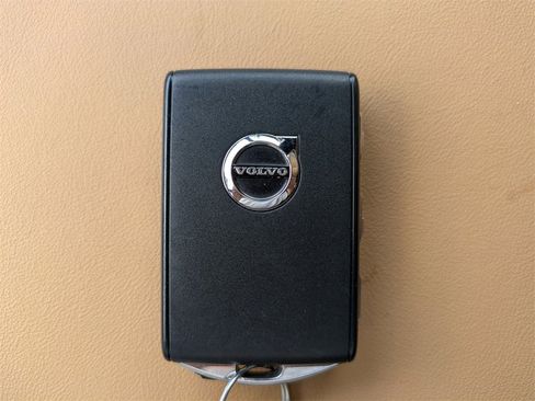 Certified 2022 Volvo XC60 B6 Inscription w/ Advanced Package image 30