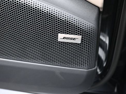 Used 2026 Porsche Macan Electric RWD image 21