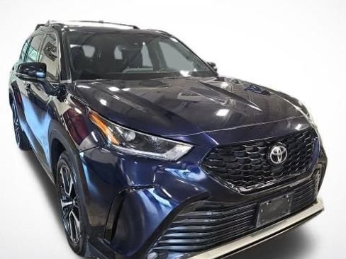Used 2022 Toyota Highlander XSE image 4