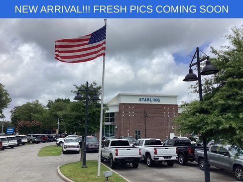 Used 2016 Chevrolet Malibu Premier w/ Driver Confidence Package II FWD image 16
