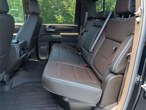 New 2026 GMC Sierra 2500 Denali w/ Denali Reserve Package AWD/4WD image 34