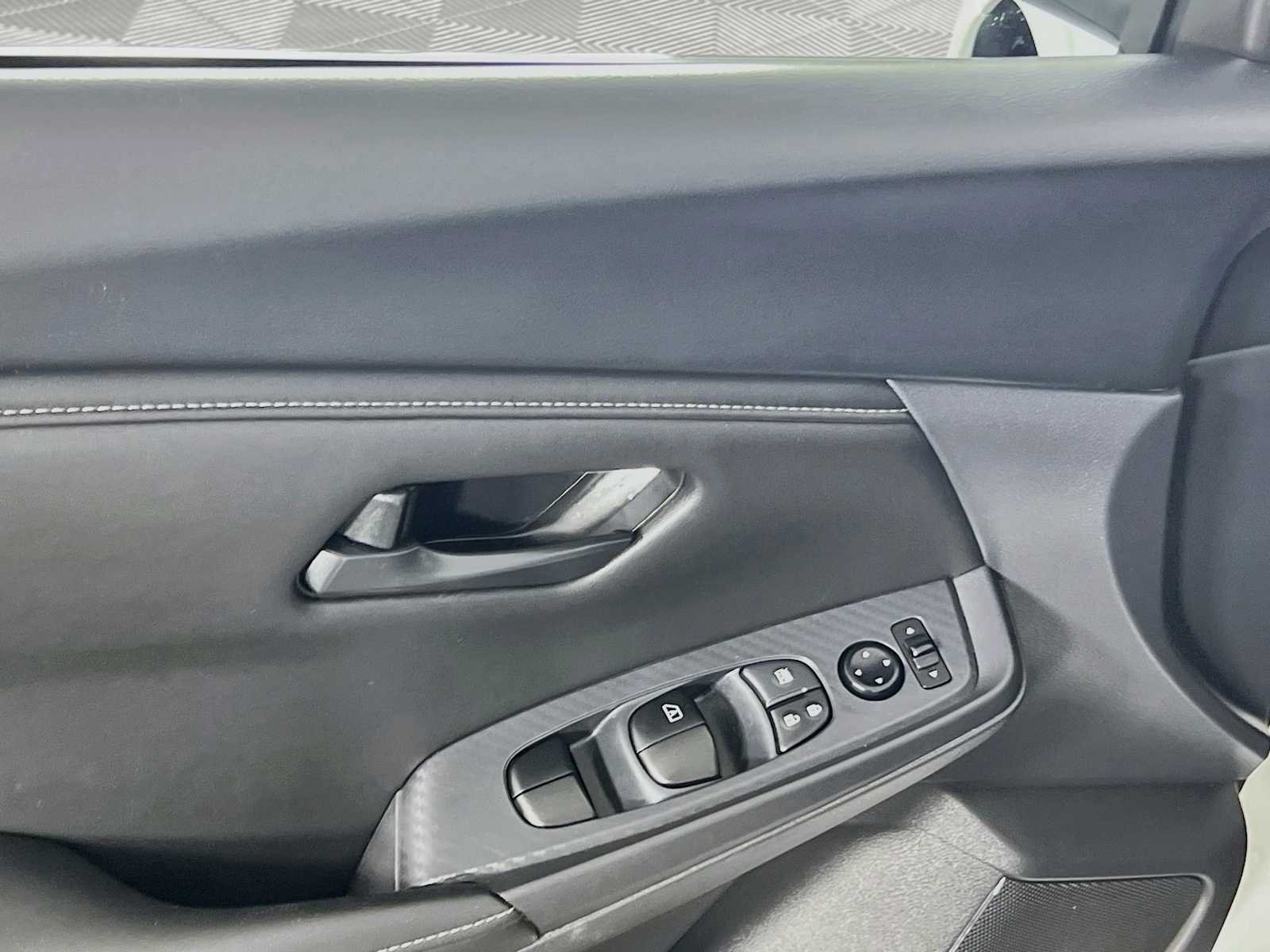 Used 2025 Nissan Sentra S FWD image 17
